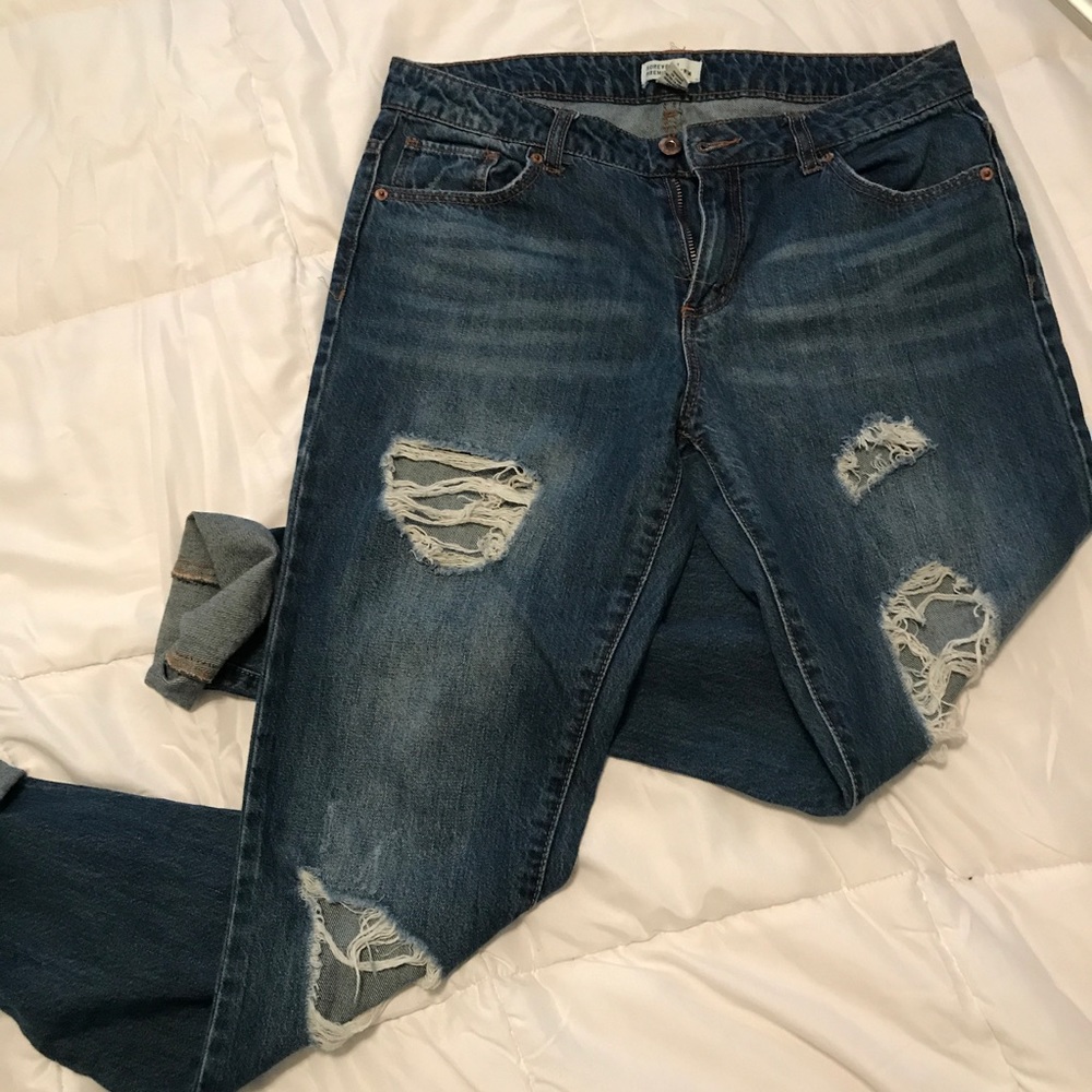 BEAUTIFUL BOYFRIEND JEANS IN AMAZING COMDITION