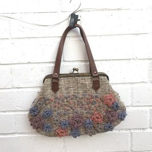 Vintage embroidered hand bag