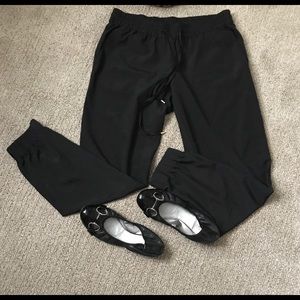 Tahari gustave black flats