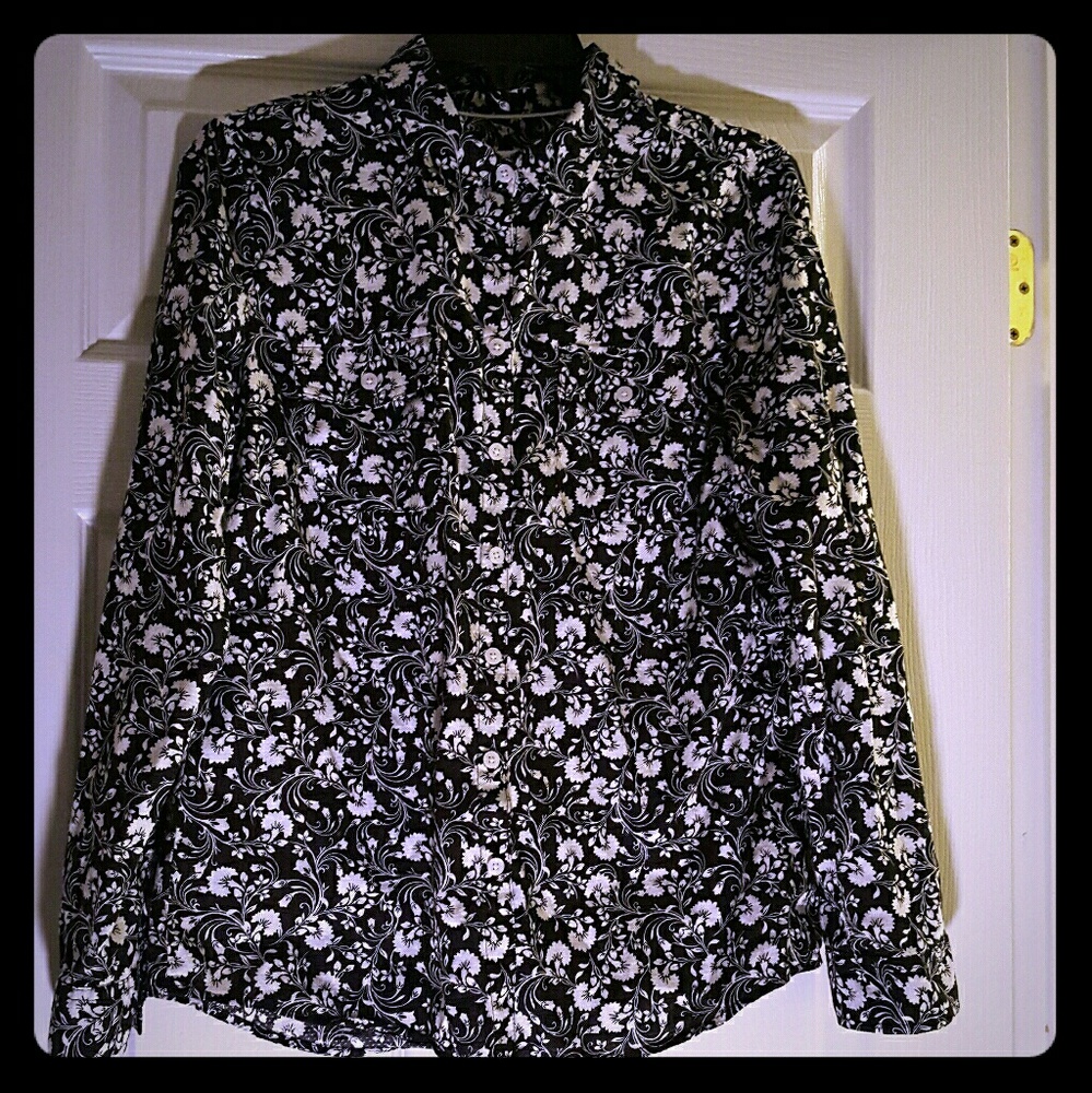 Women's Croft&Barrow Black Floral Blouse (Size S)