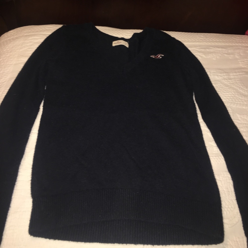 blue hollister sweater