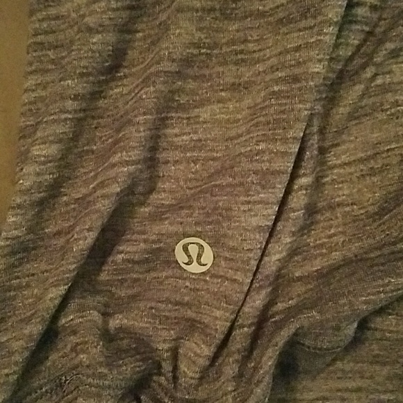 Lululemon tank size 4 - Picture 2 of 4