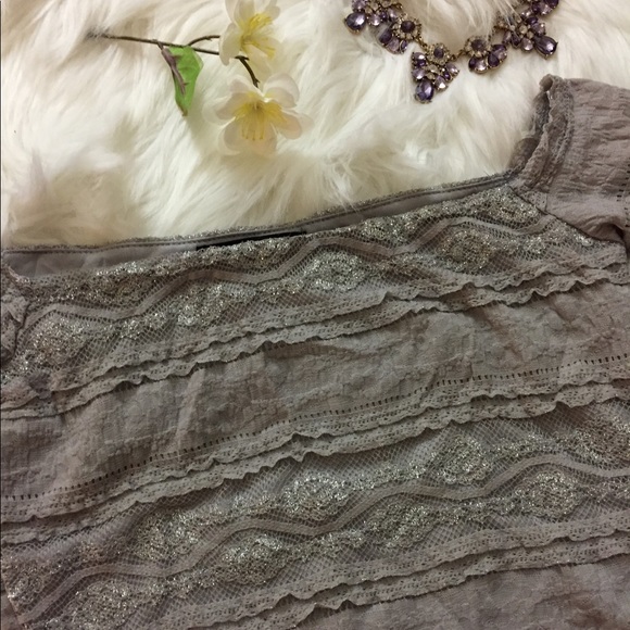 Gray lace off shoulder crop top - Picture 2 of 3