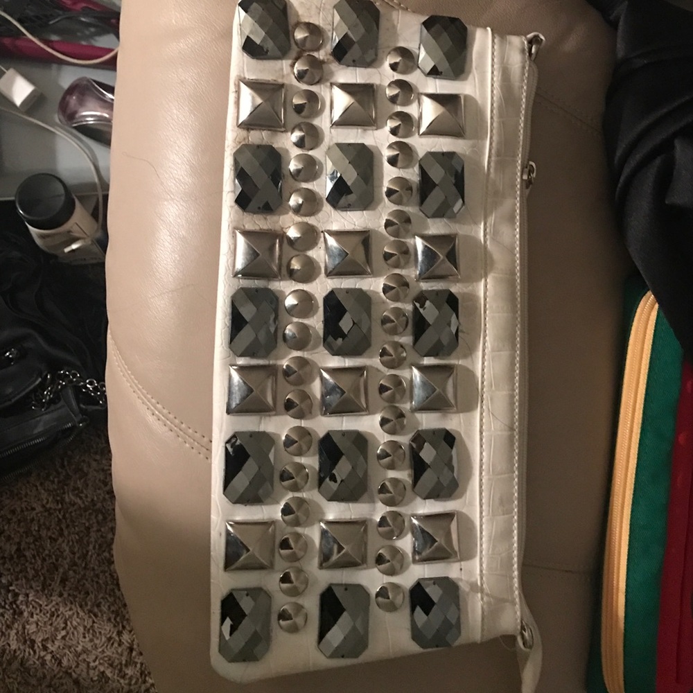 Stoned clutch