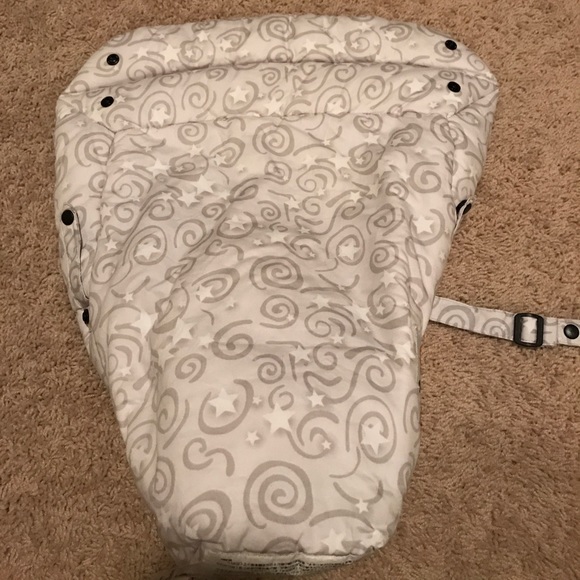 Ergobaby Infant Insert - Picture 2 of 3