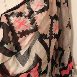 LAST CHANCE Pink and blank scarf