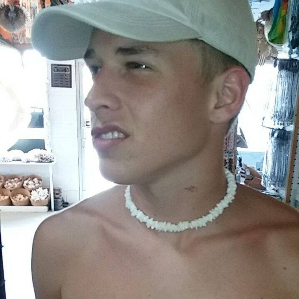 Meet your Posher, Carson