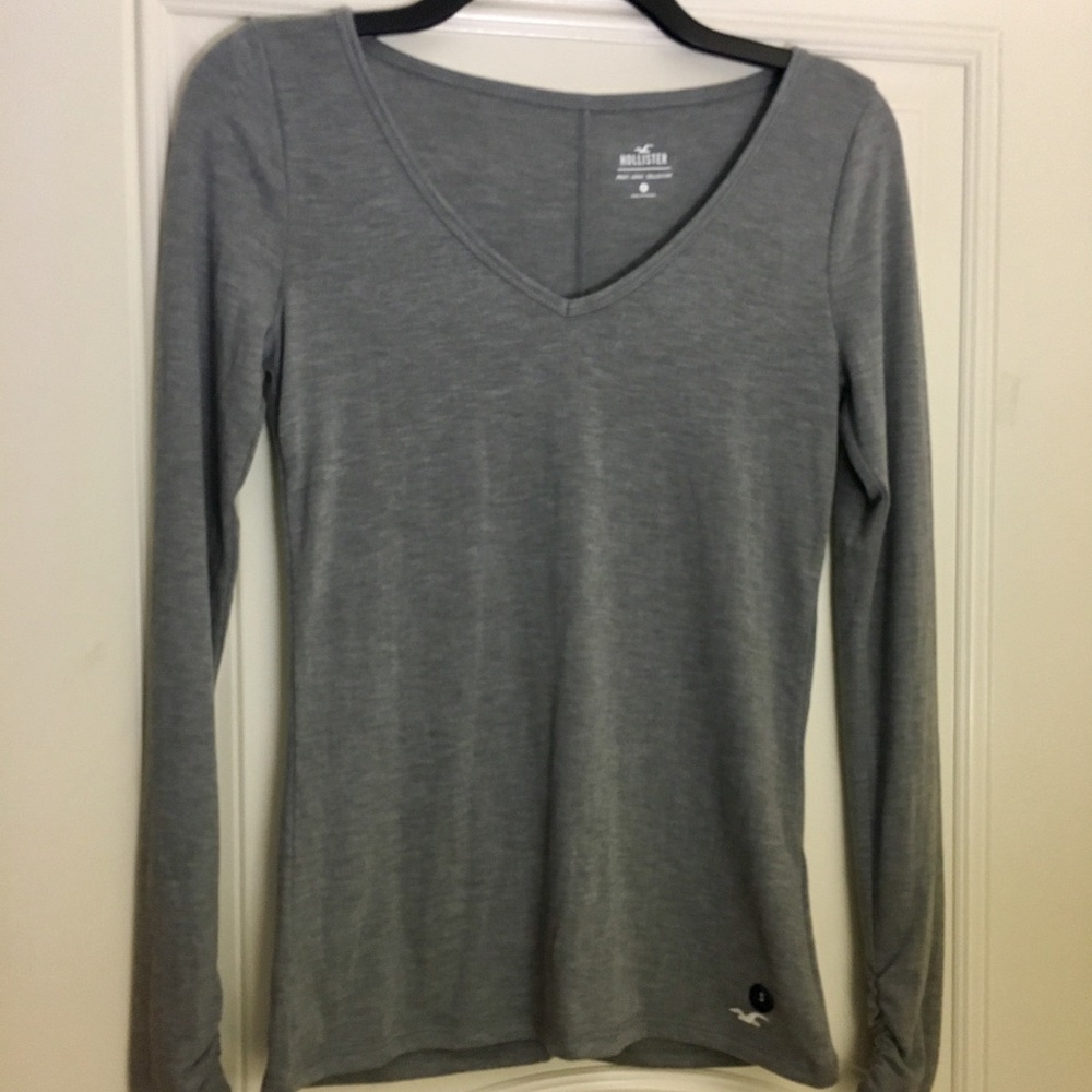 NWT Hollister Long Sleeve VNeck Tee.