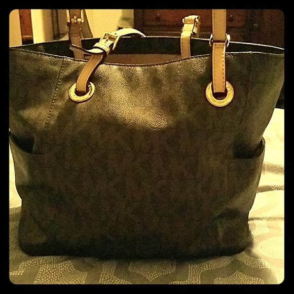 Michael Kors purse - Picture 1 of 4