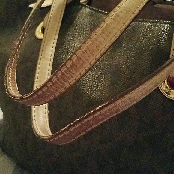 Michael Kors purse - Picture 3 of 4