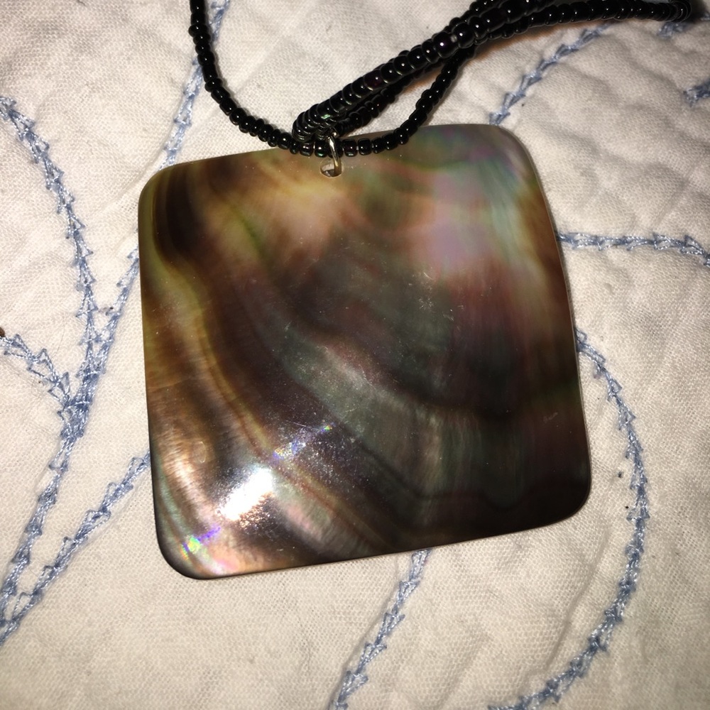 Shell necklace - Picture 2 of 3