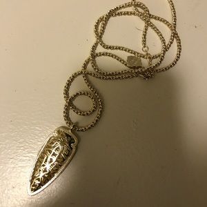 Kendra Scott necklace