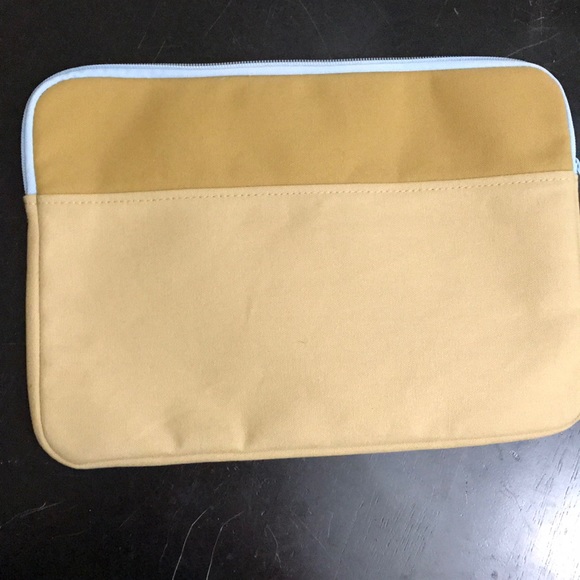 Computer case - Picture 3 of 3