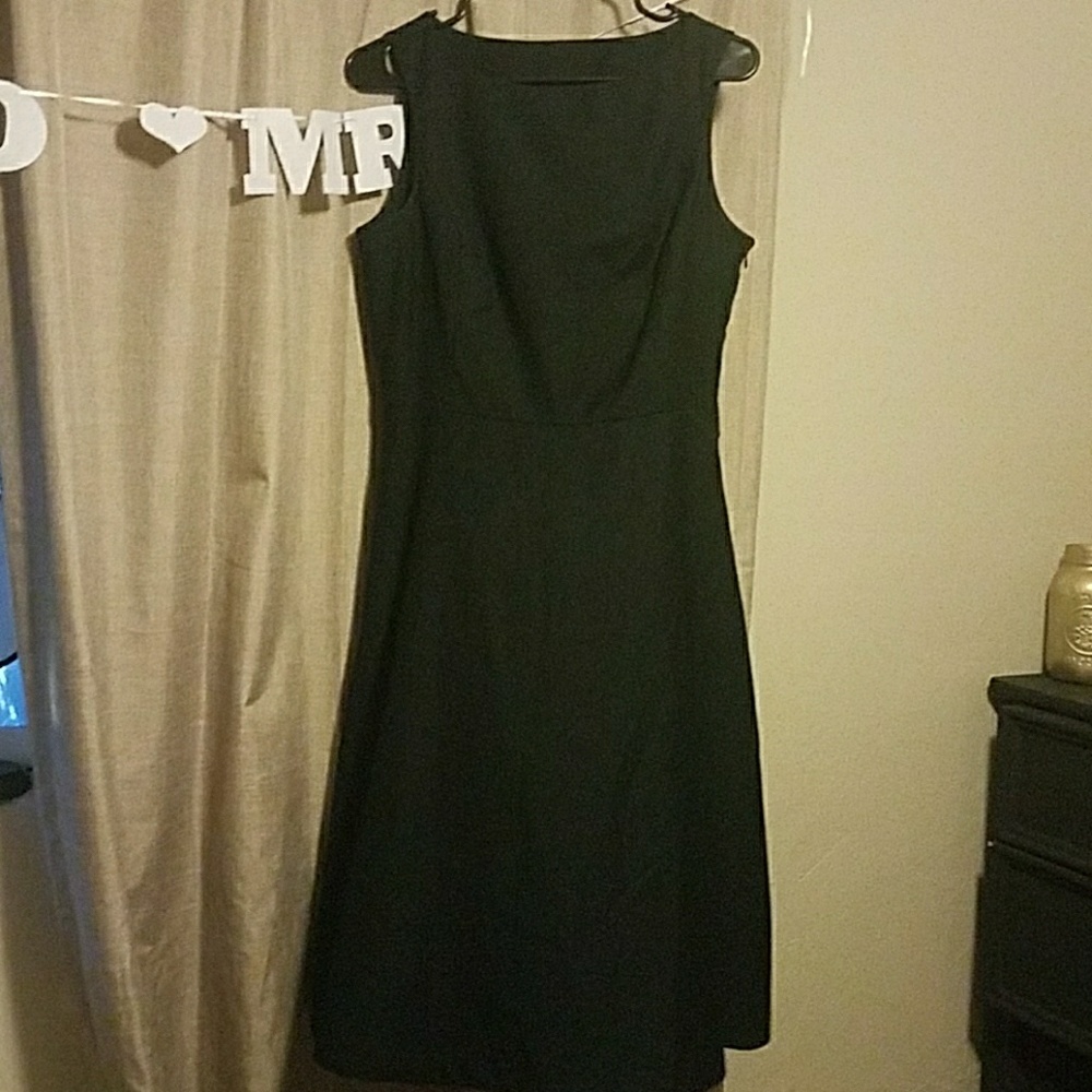 Black Anne Taylor dress