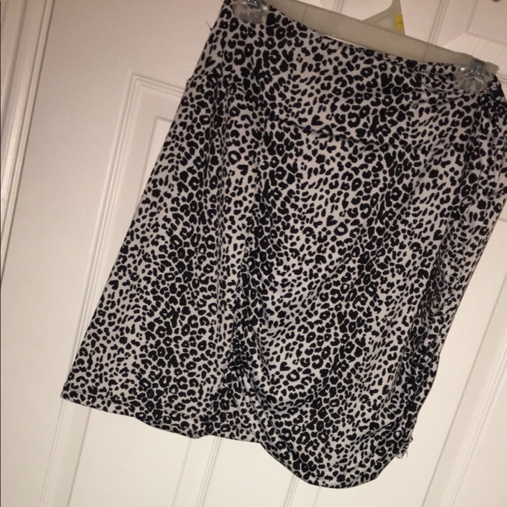 White and black cheetah print mini skirt