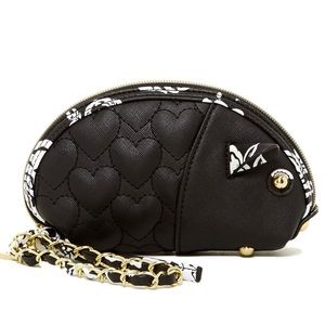 🐷❤️ Betsey Johnson Quilted Heart Pig Wristlet