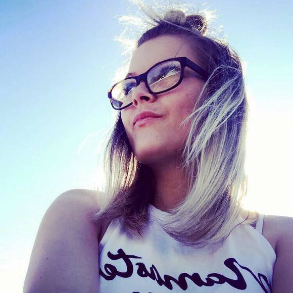 Meet your Posher, Bobbie-jo - Picture 2 of 4