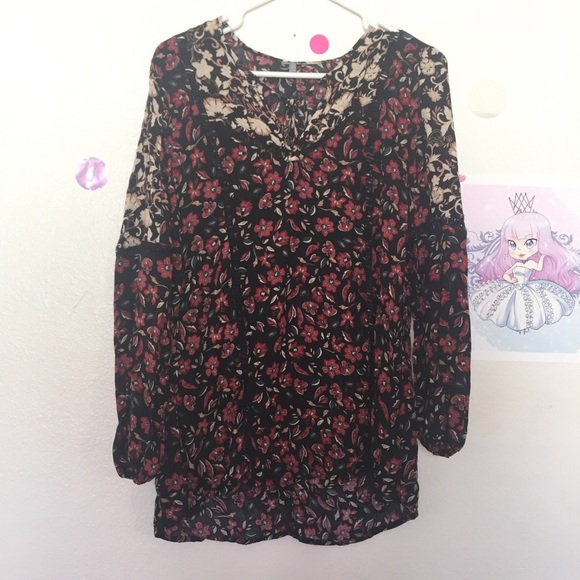 Charlotte Russe Patterned Shirt - Picture 1 of 3