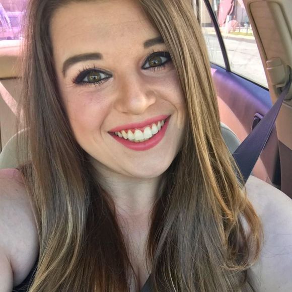 Meet your Posher, Ellen - Picture 1 of 1