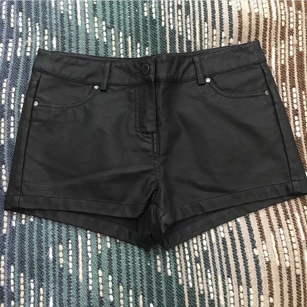 Forever 21 black Women's shorts
