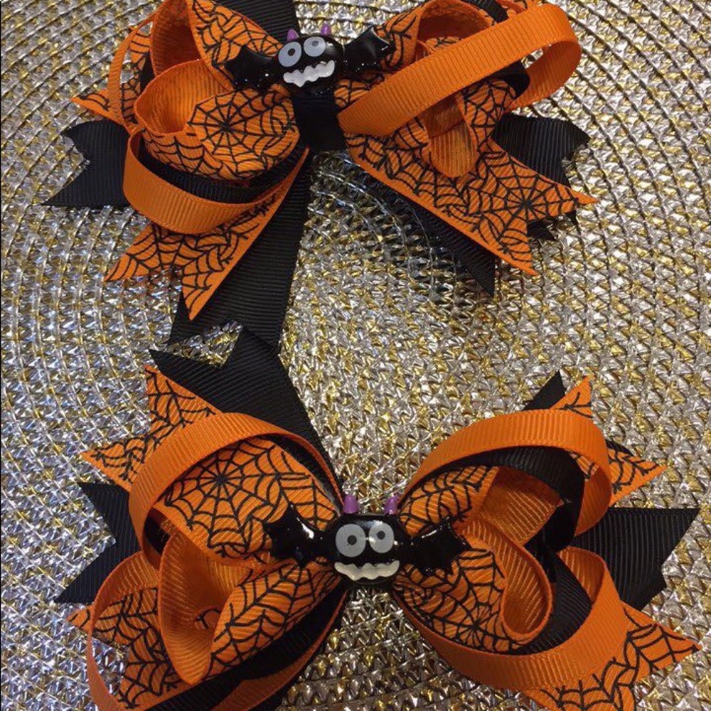Girls Halloween bows !