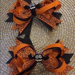Girls Halloween bows !