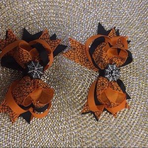 Girls Halloween bows !