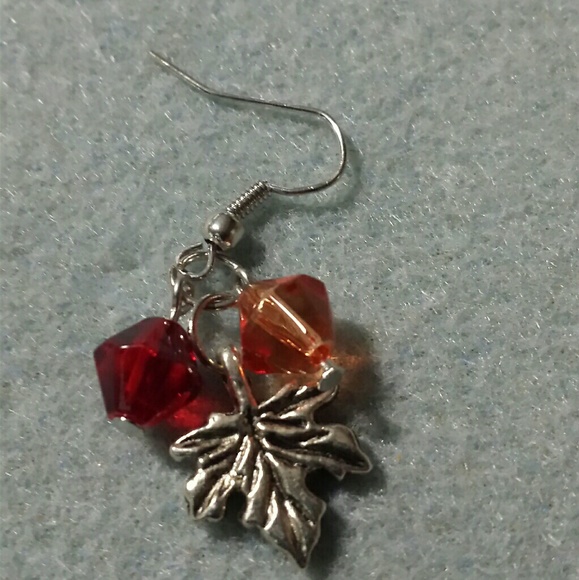 Fun fall earrings - Picture 1 of 2