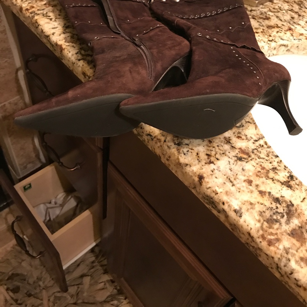 Antonio Melani Brown suede boots