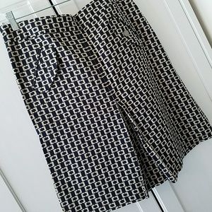 LOFT sz 8 navy and tan geo pattern skirt