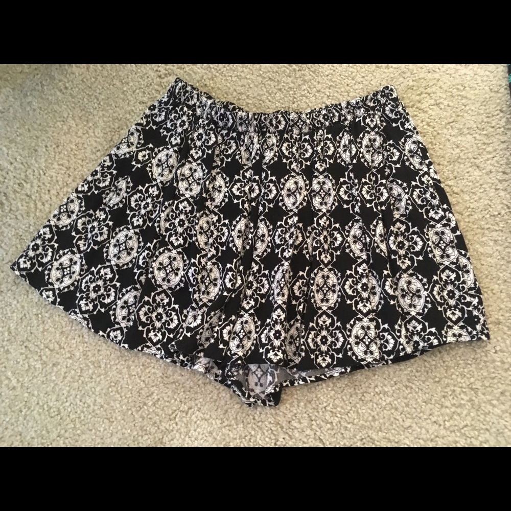 Tribal shorts NEW