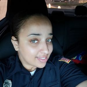 Meet your Posher, Dominique