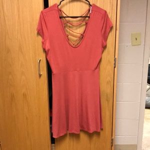 Casual dress with tied back design