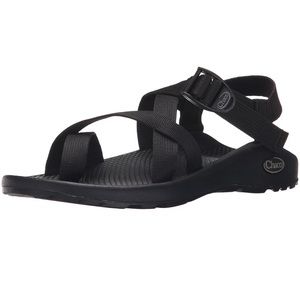 Women's 6 all black Chacos!