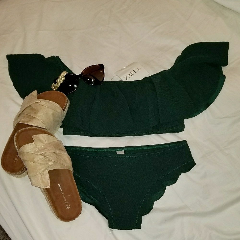 Scalloped Off The Shoulder Bikini Set - Deep Green