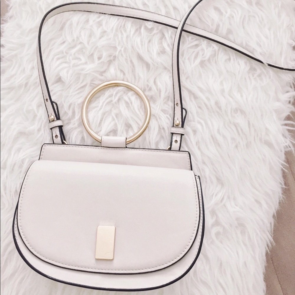 Metallic clasp shoulder bag from Mango