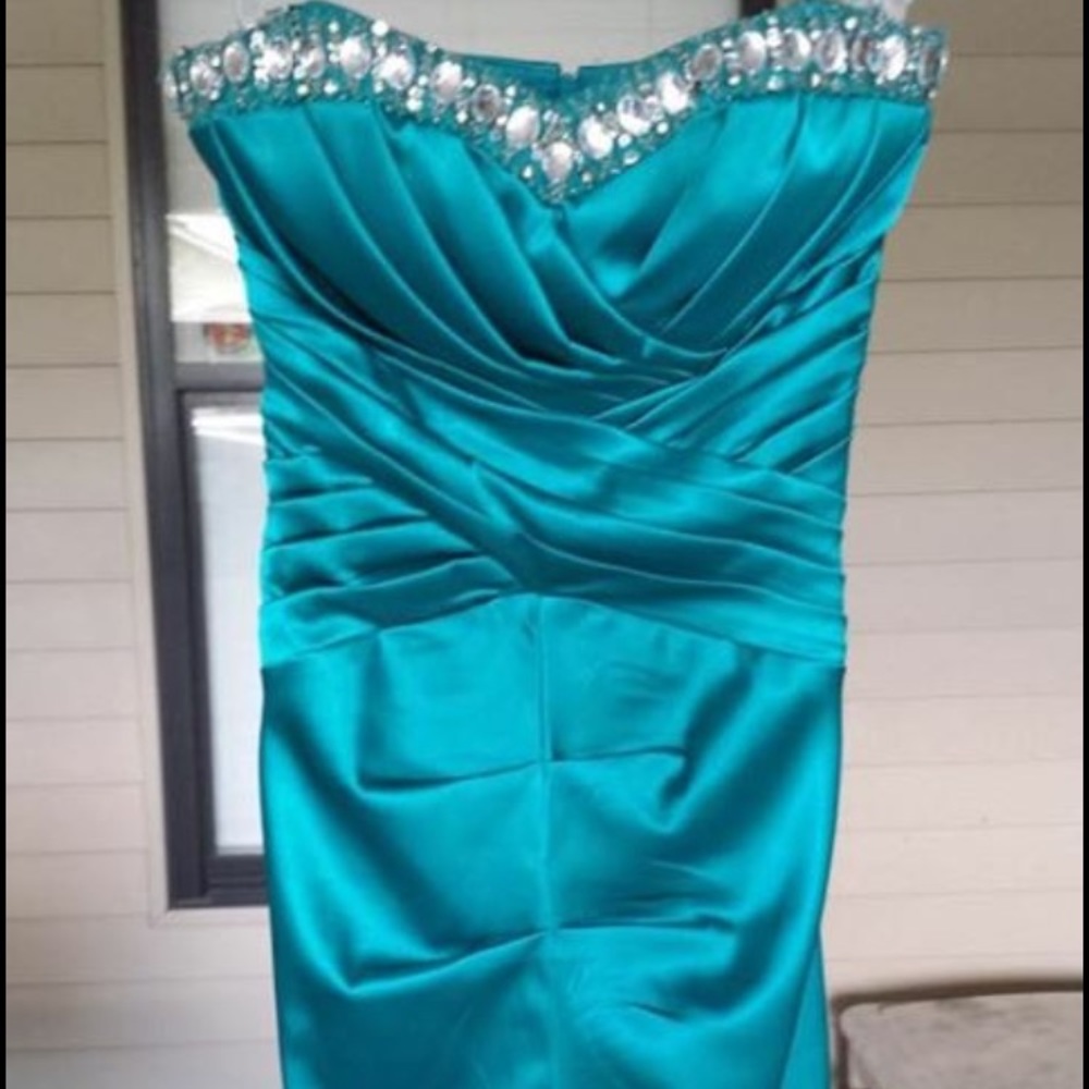 Homecoming dress - Picture 1 of 1