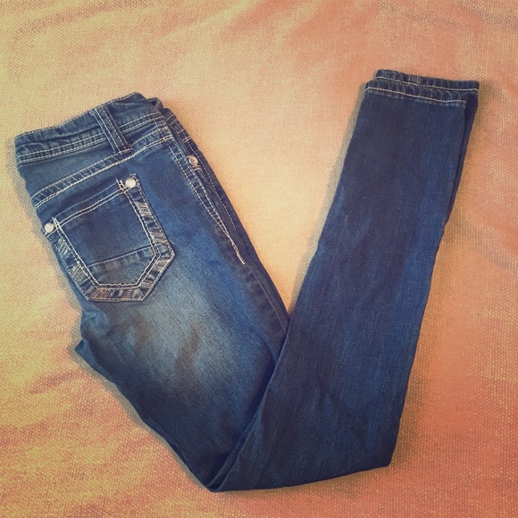 🌺WallFlower Skinny Jeans🌺 - Picture 1 of 4