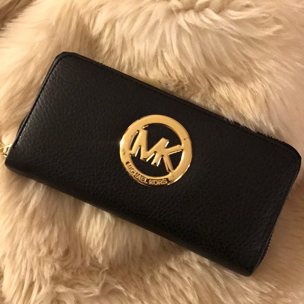 Michael khors wallet