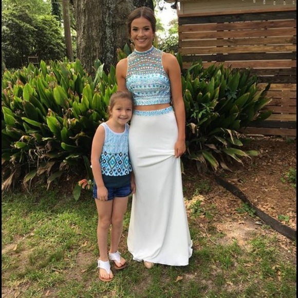 Prom dress - Picture 1 of 1