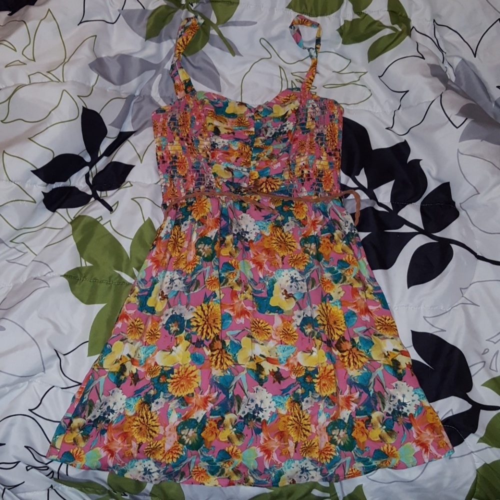 Cute juniors casual dress!