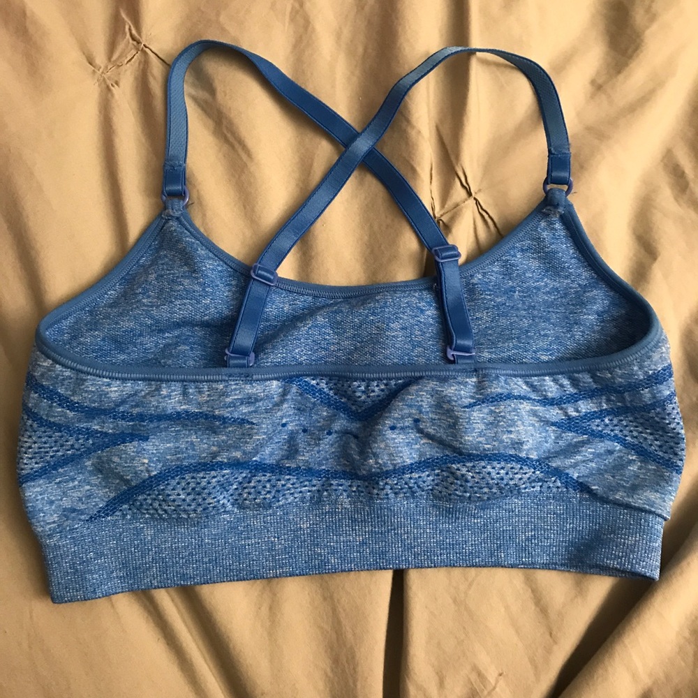 Cross back sports bra