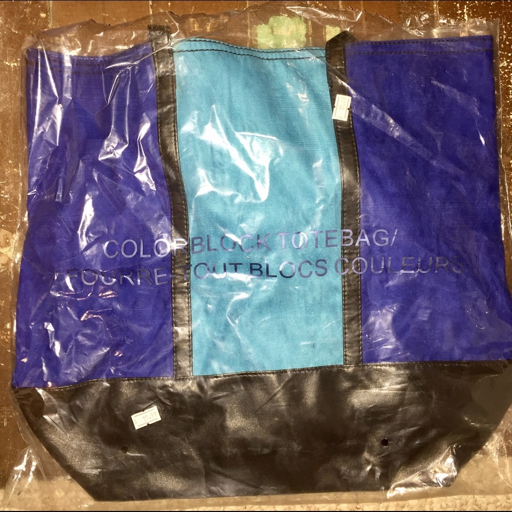 Totes/cosmetic bags
