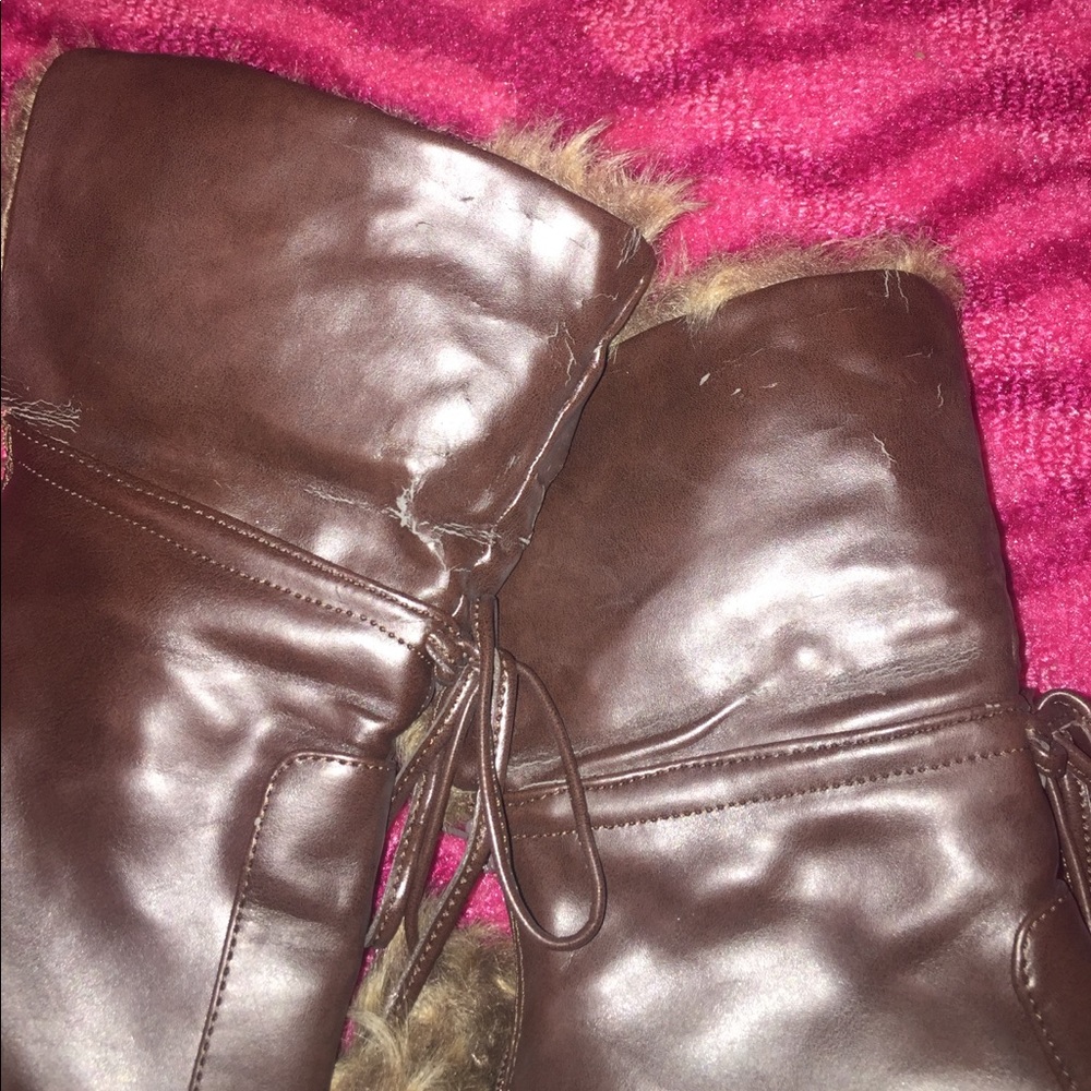 Faux fur gold down booties with tie pompoms π - Picture 8 of 12