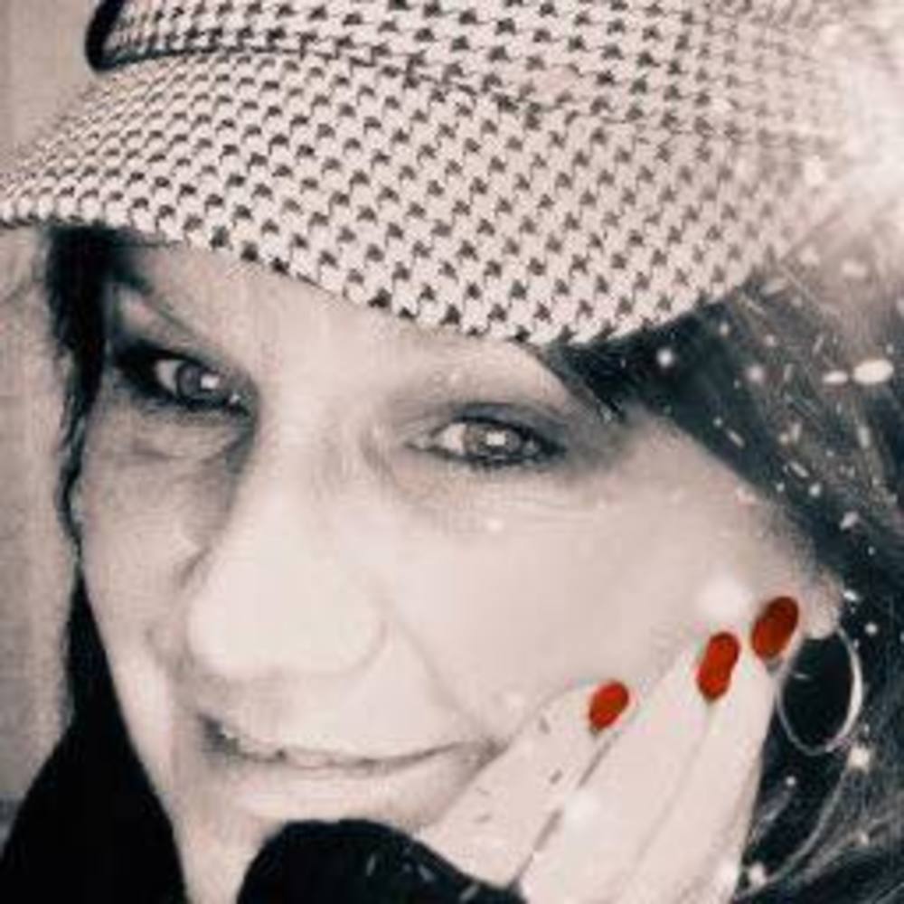 Meet your Posher, Lucy