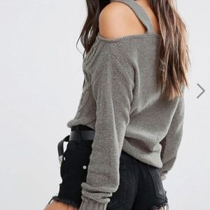 BRAND NEW WITH TAGS CUTE BOOHOO SWEATER