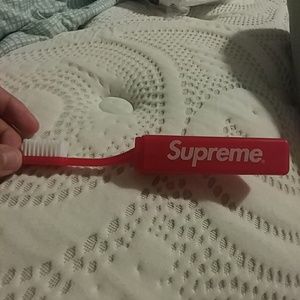 Supreme toothbrush