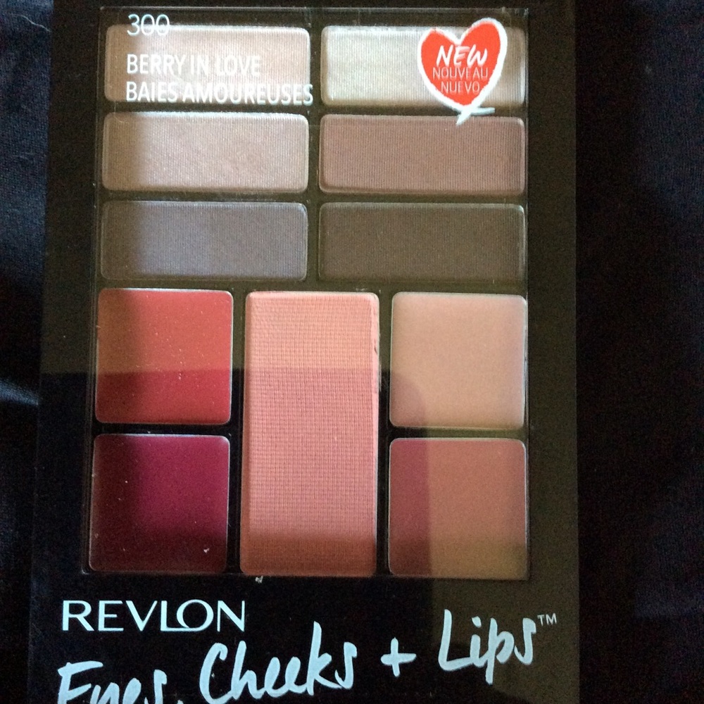 Revlon Eyes,Cheeks,+lips All in One WoW