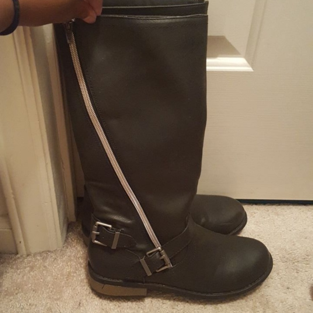 Black riding boots