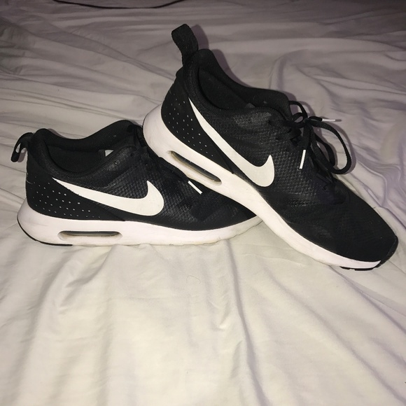 Nike Air Max Tavas whiteblack size 10.5 Nike Air Max Tavas 'White' | 705149 105
